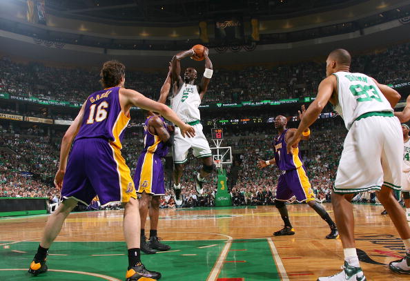 他帮助球队 他帮助球队